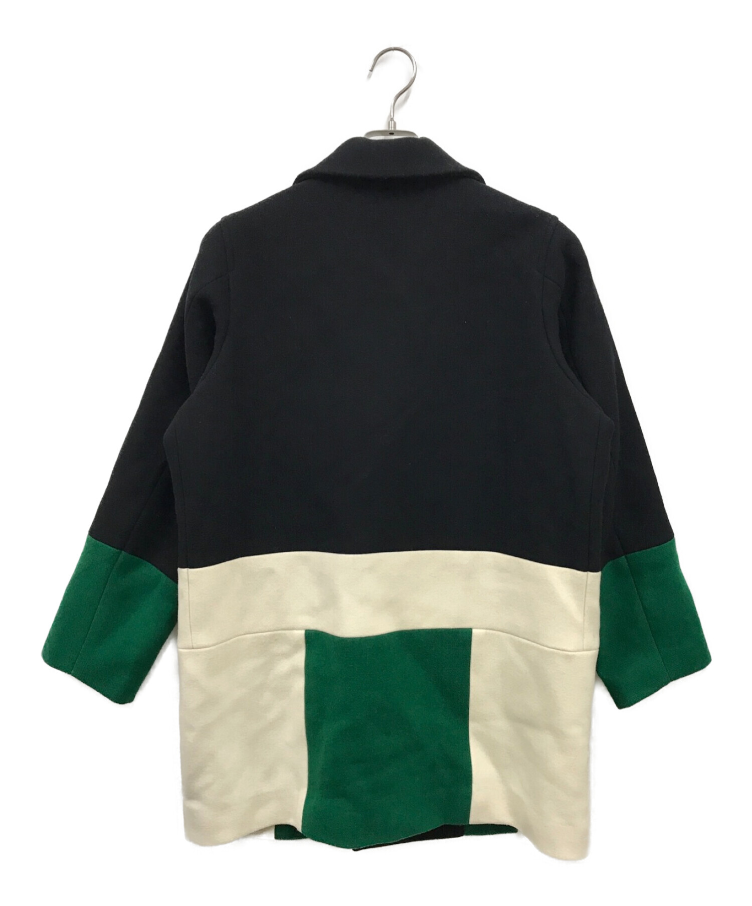 UN3D. BLOCKING P COAT