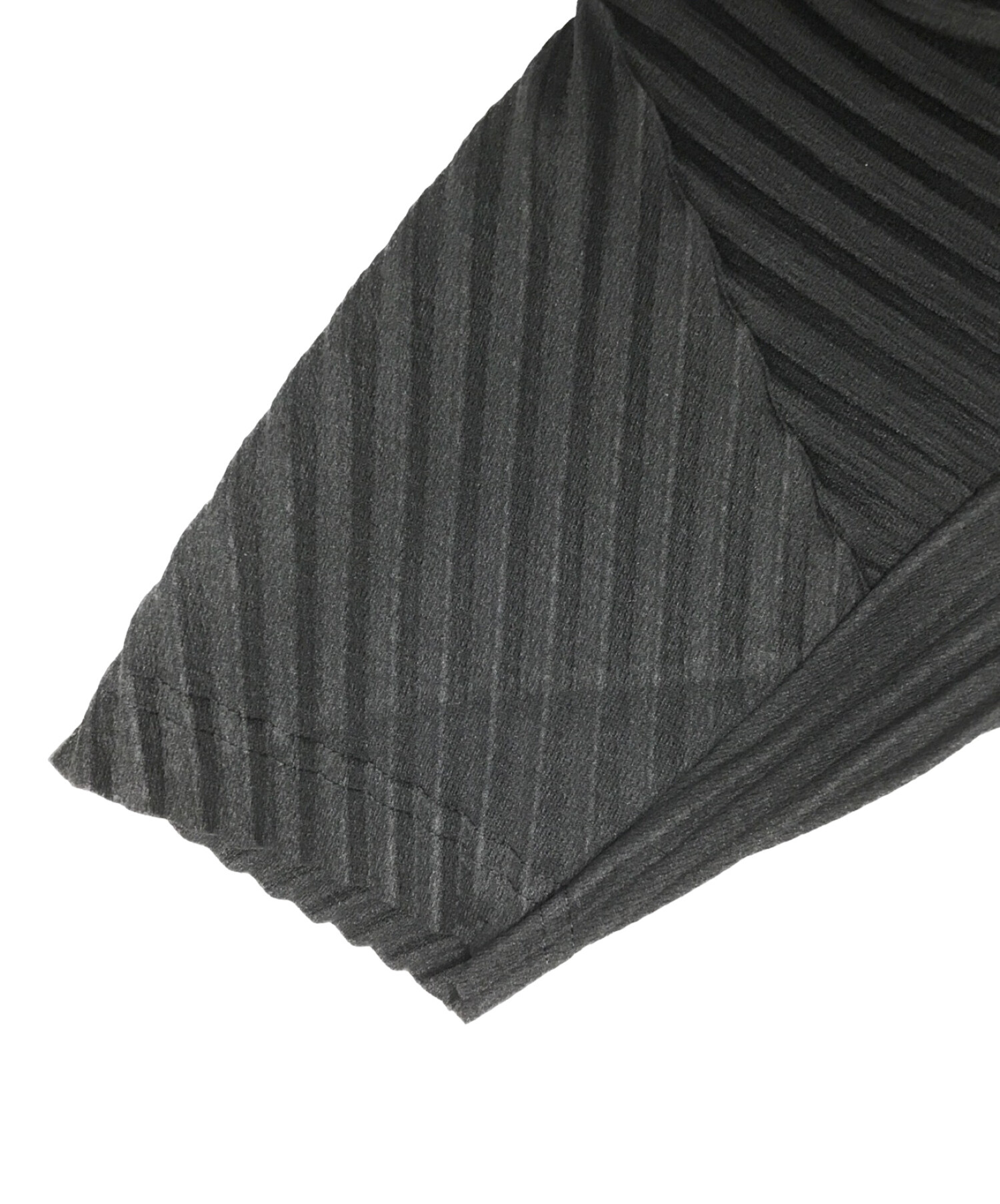 オムプリッセイッセイミヤケ カットソー黒サイズ2