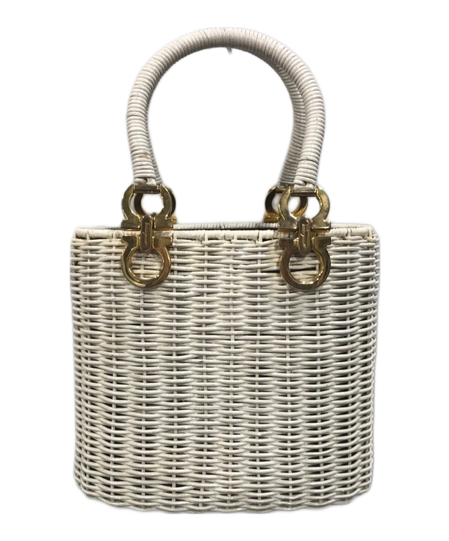 【サルヴァトーレフェラガモ】ラフィア　かごバッグ　ガンチーニ　ヴィンテージ サルヴァトーレフェラガモ】ラフィア かごバッグ ガンチーニ