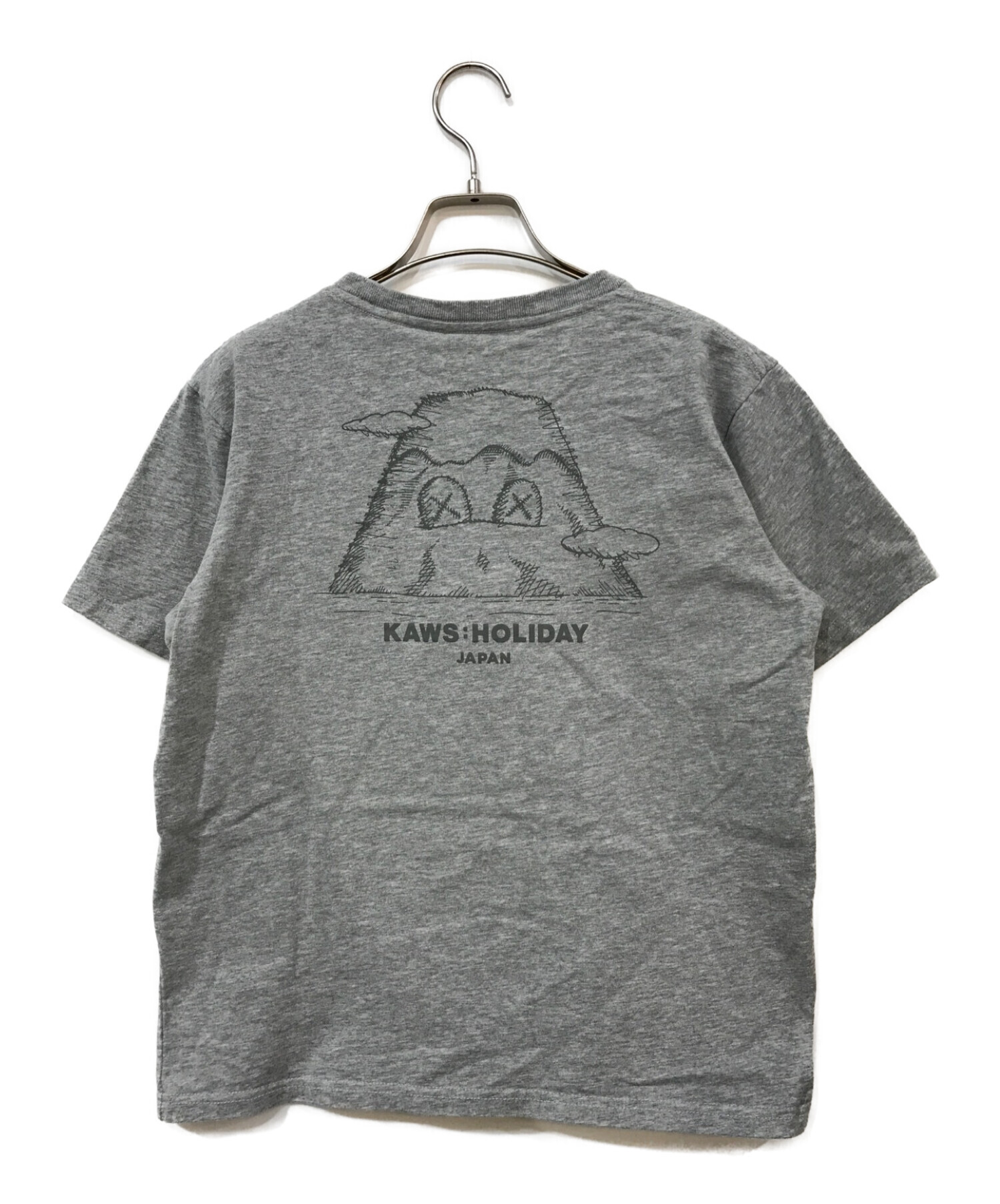 KAWS HOLIDAY (カウズ ホリデイ) ロゴ刺繍Tシャツ グレー サイズ:LARGE
