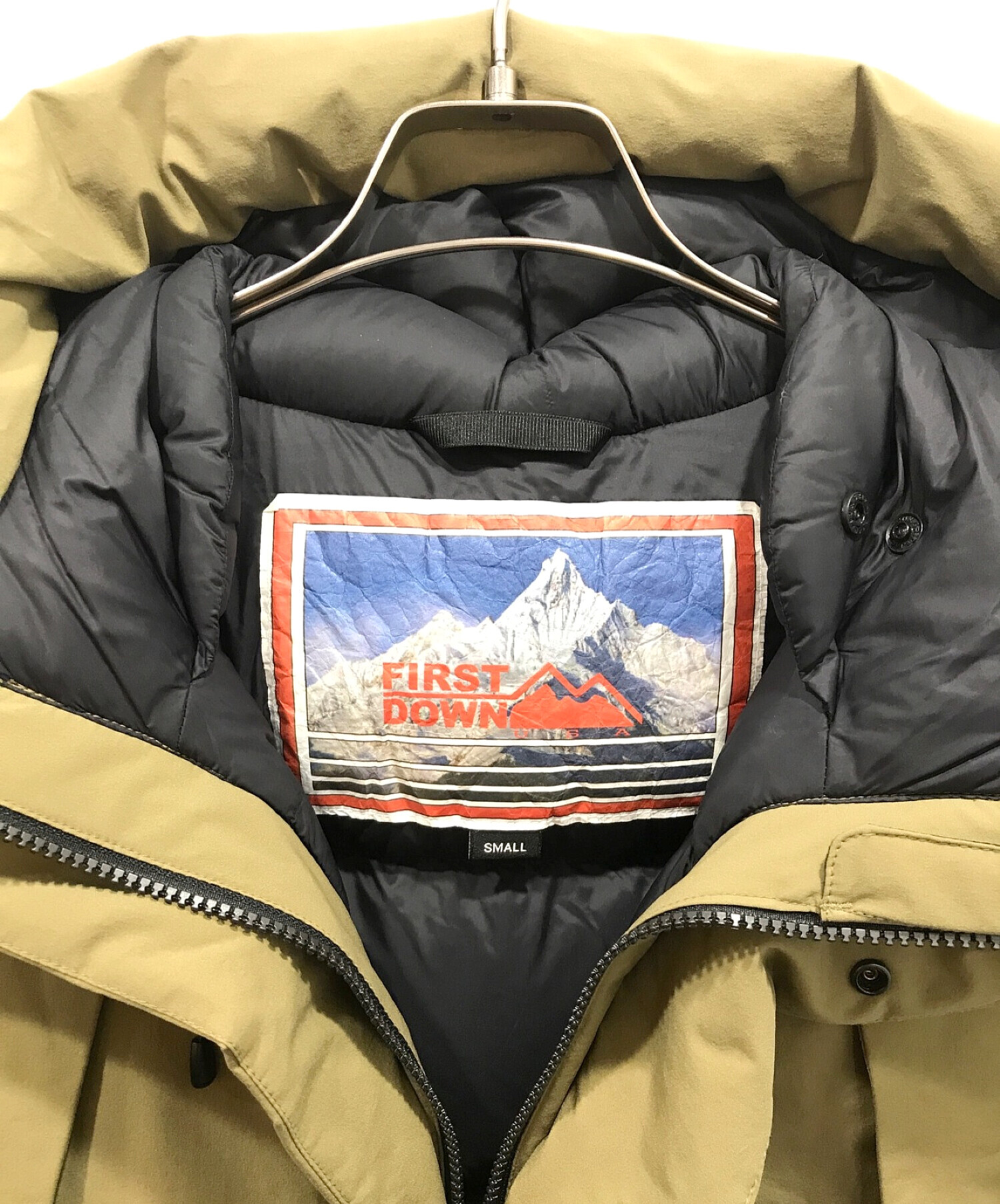 FIRST DOWN ベージュ／Sサイズ