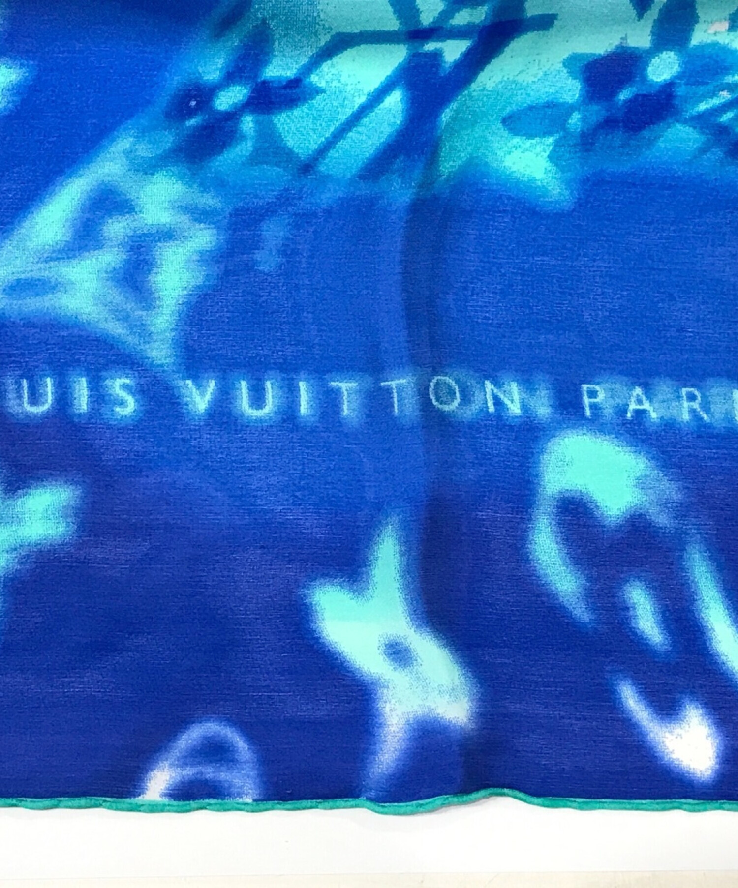 LOUIS VUITTON (ルイ ヴィトン) シルクスカーフ ブルー
