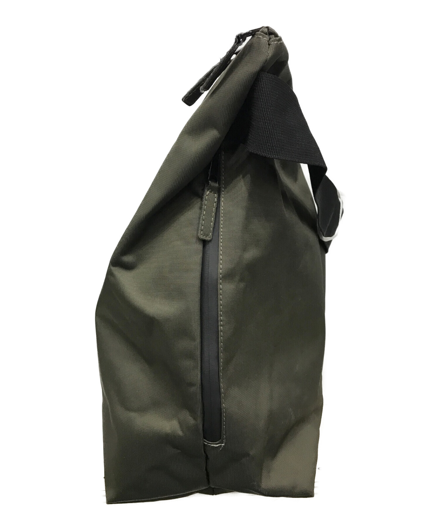 meltum ナイロンメッセンジャーバッグ meltum メルタム ナイロン meltum ナイロンメッセンジャーバッグ meltum メルタム ナイロン