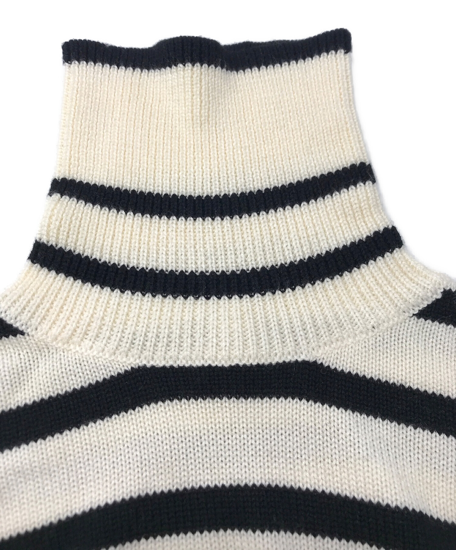 toteme (トーテム) ボーダー タートルネック ニット ロングスリーブ ホワイト×ブラック サイズ:M