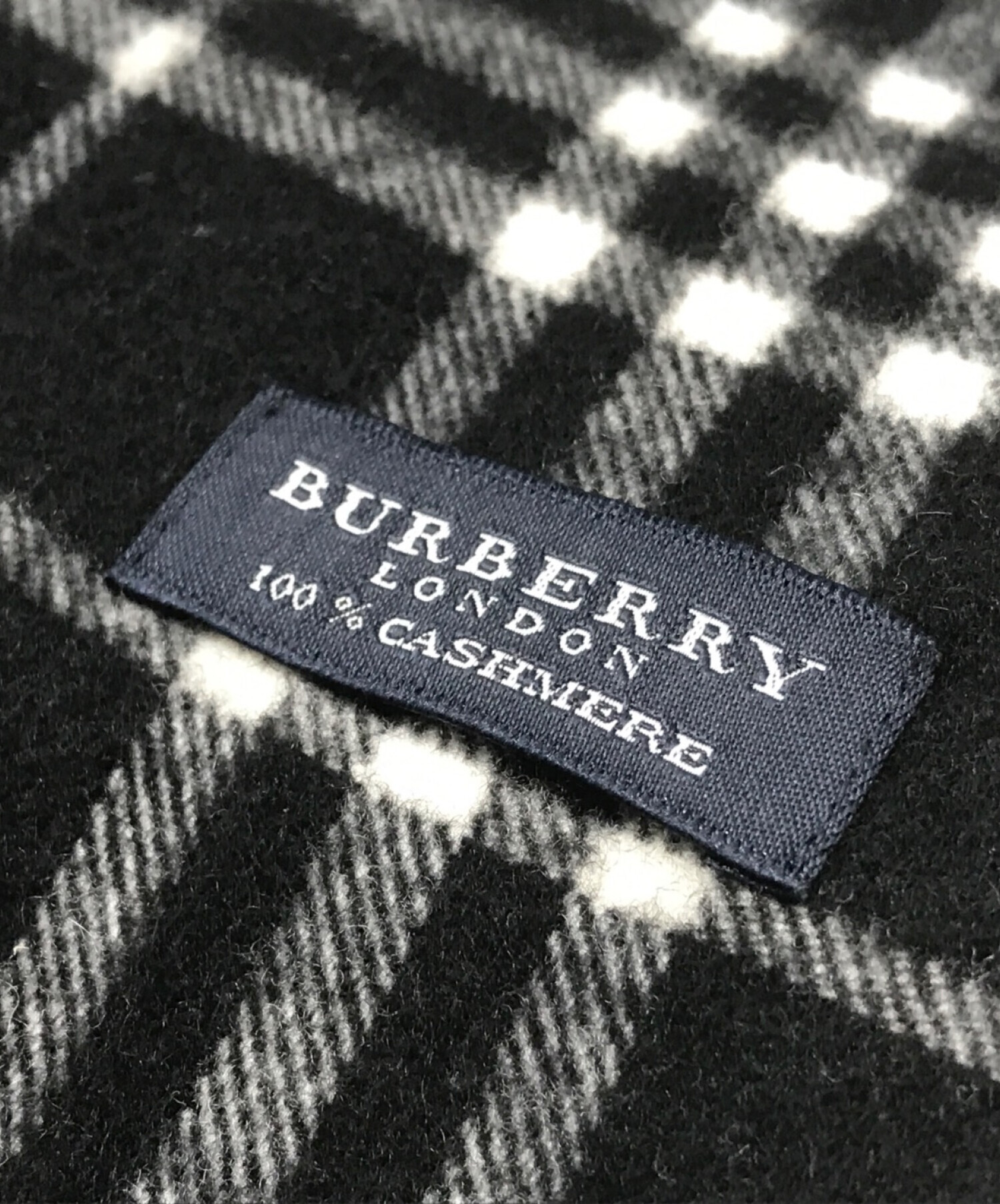 Burberry blue label キルティングジャケット 裏地チェック 黒 Burberry blue label キルティングジャケット 裏地チェック 黒
