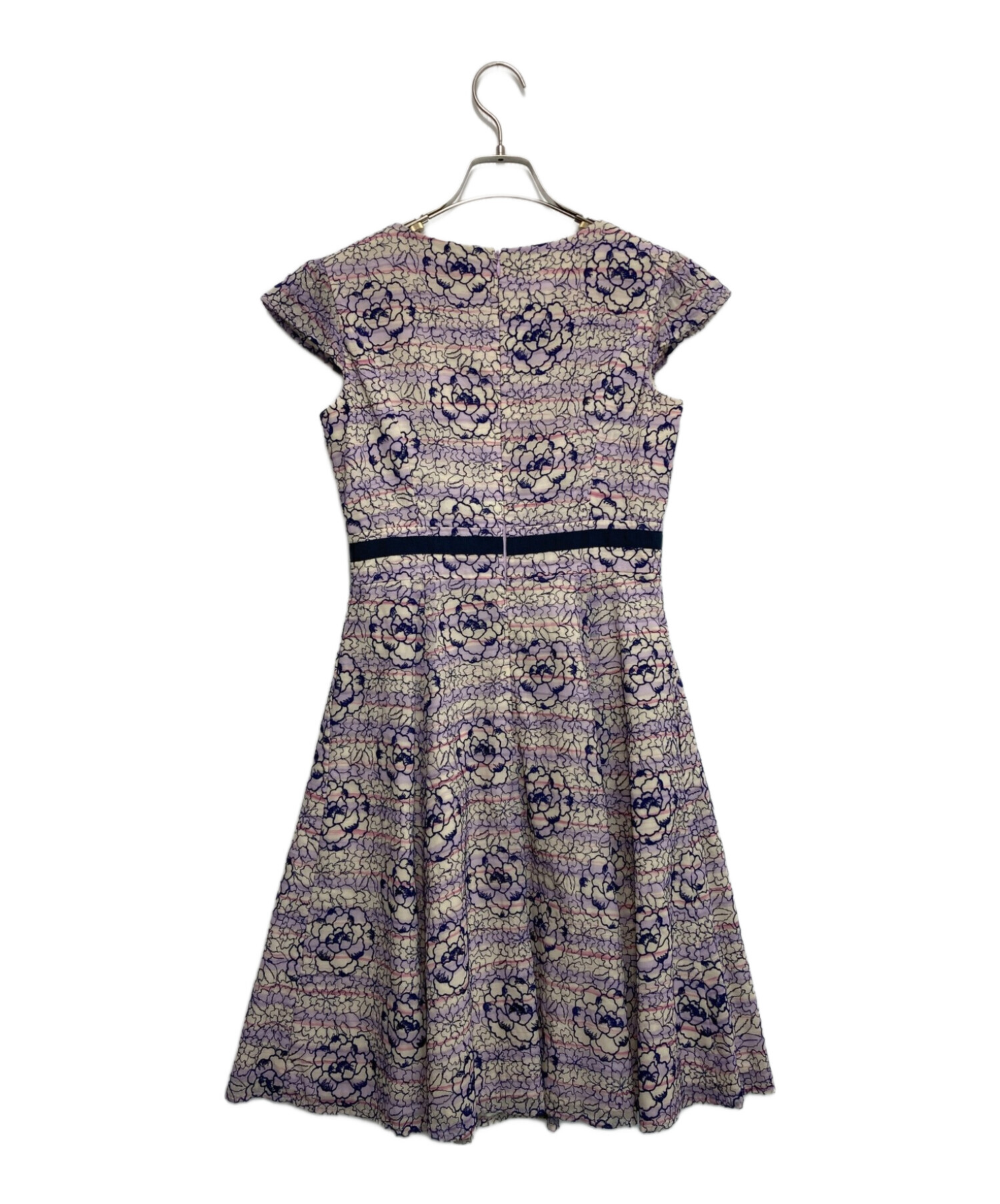 新品TOCCA 花刺繍ワンピース（13号:ピンク）