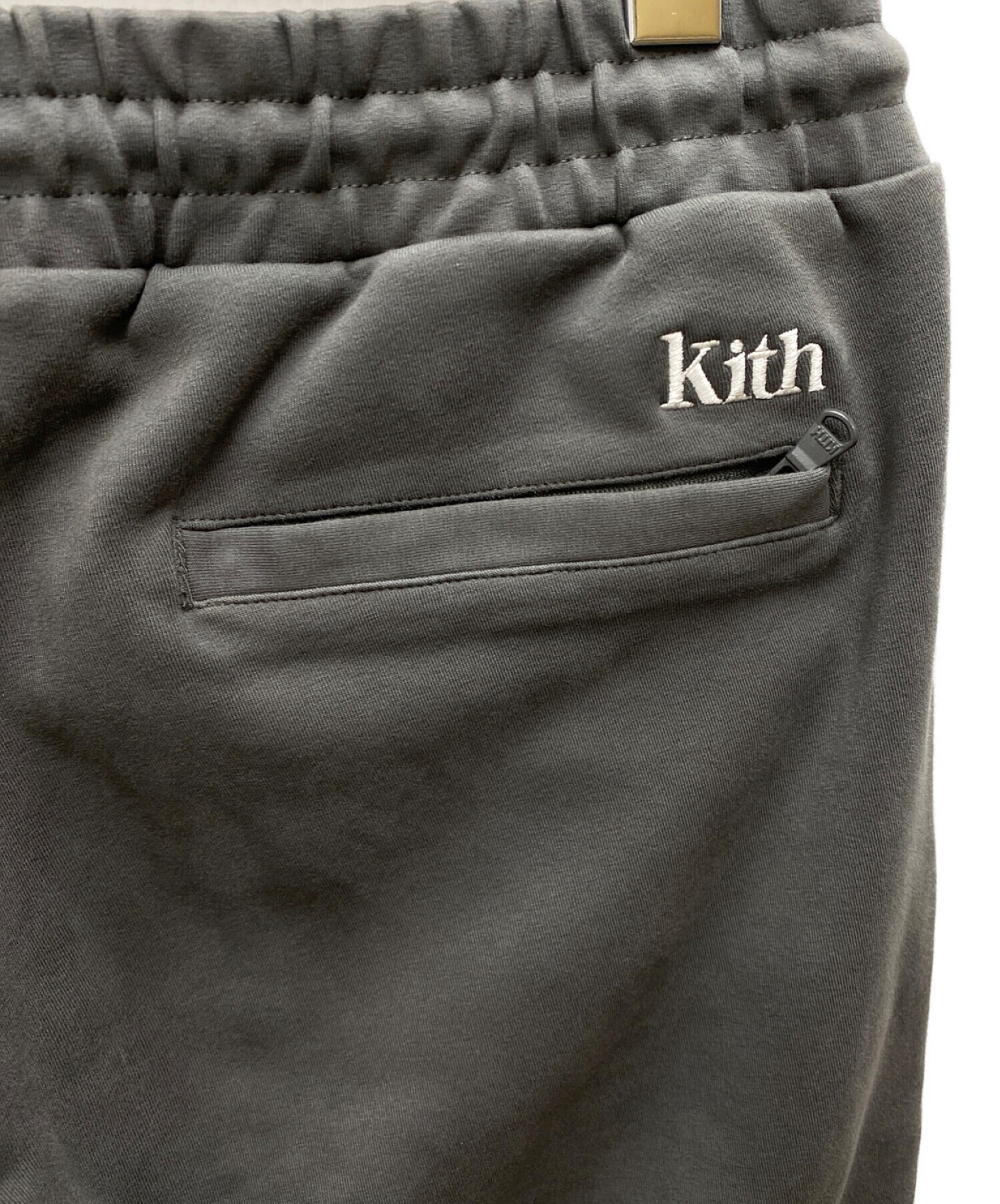 KITH (キス) ロゴ刺繍スウェットパンツ グレー サイズ:L