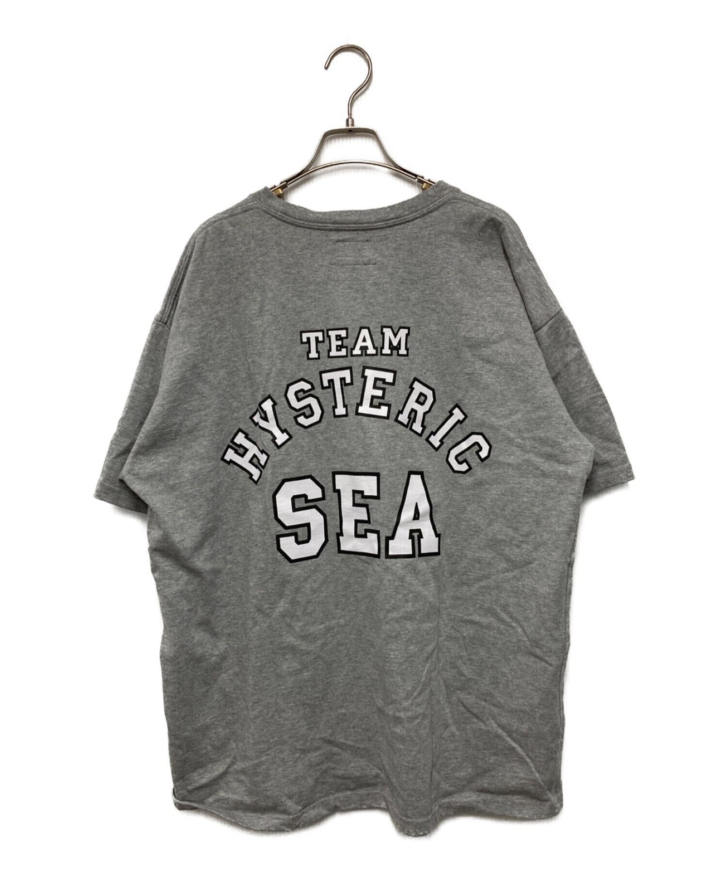 Hysteric Glamour (ヒステリックグラマー) WIND AND SEA (ウィンダンシー) コラボプリントTシャツ グレー サイズ:XL