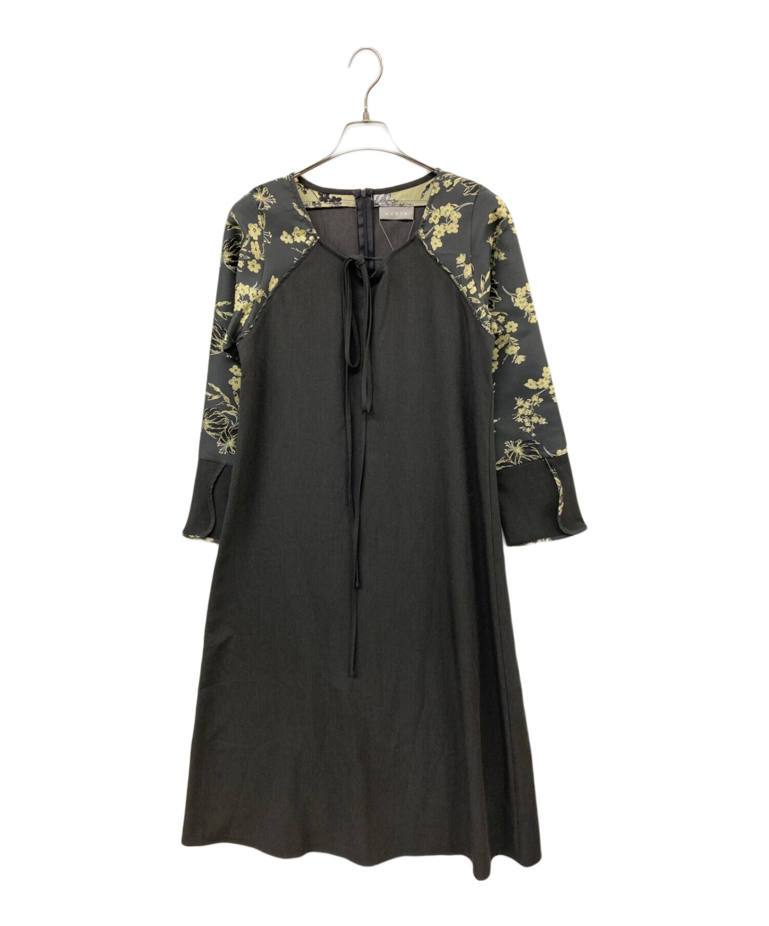 MARTE （マルテ） Cross Neck JQ Sleeve Dress