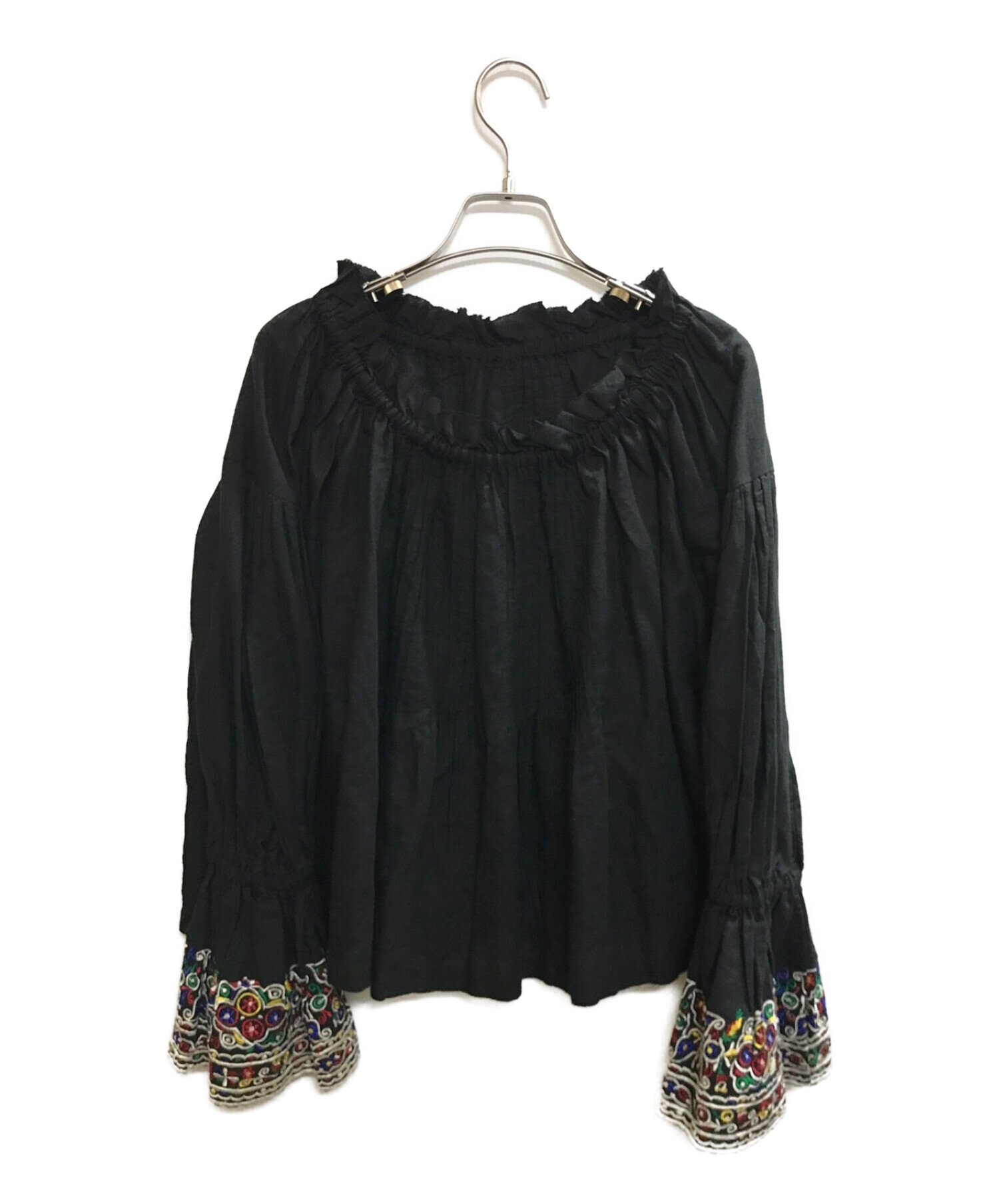 Embroidery Flare Blouse
