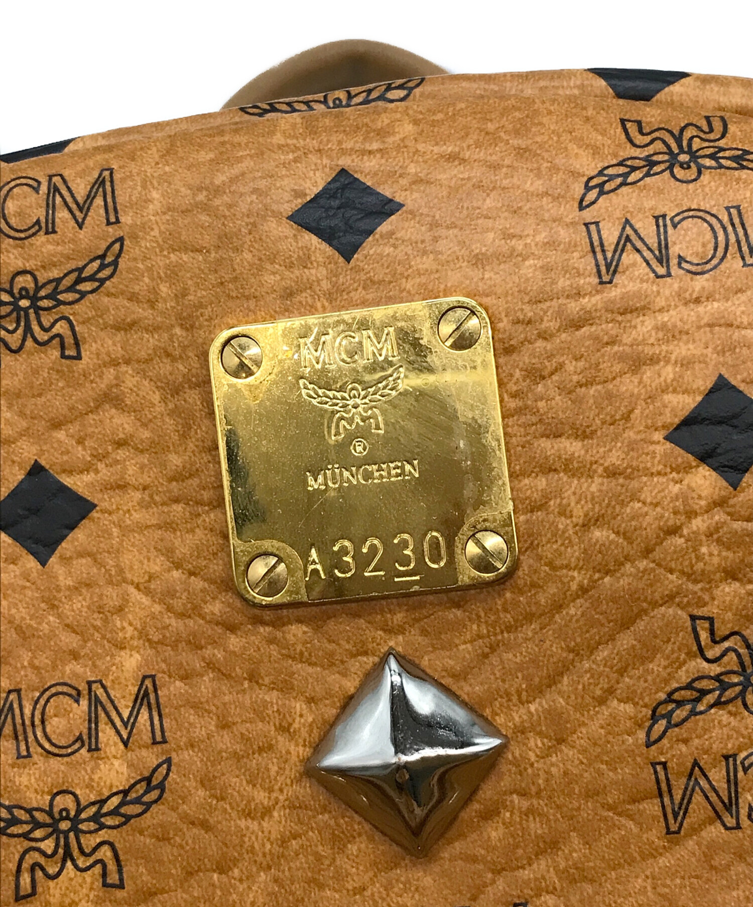 中古・古着通販】MCM (エムシーエム) スタッズリュック/MCM ベージュ 