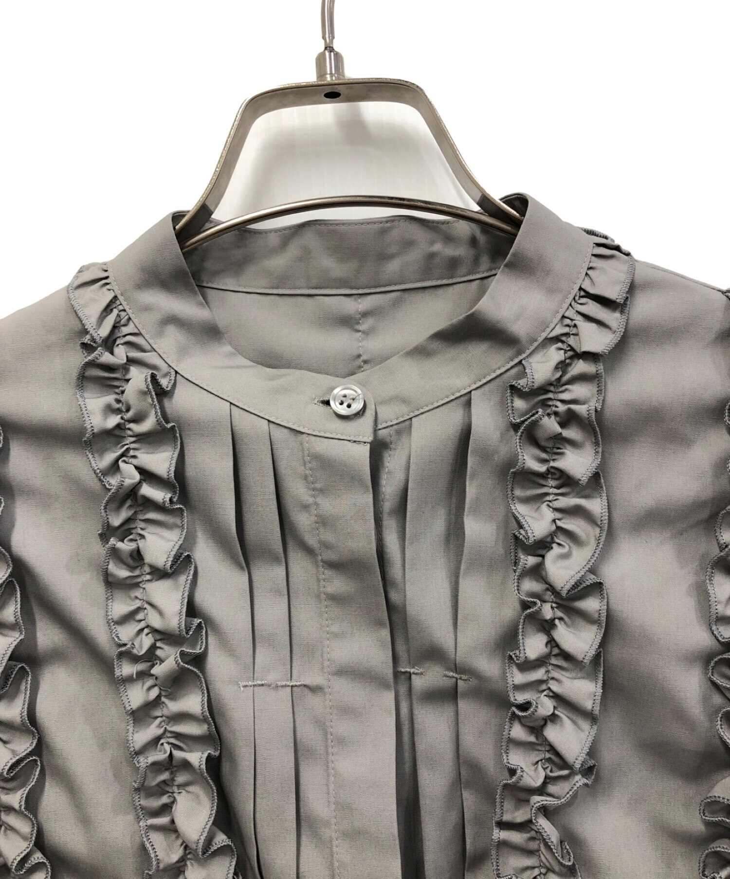 meer. メーア WHIP RUFFLE BLOUSE(GRY)｜ファッション