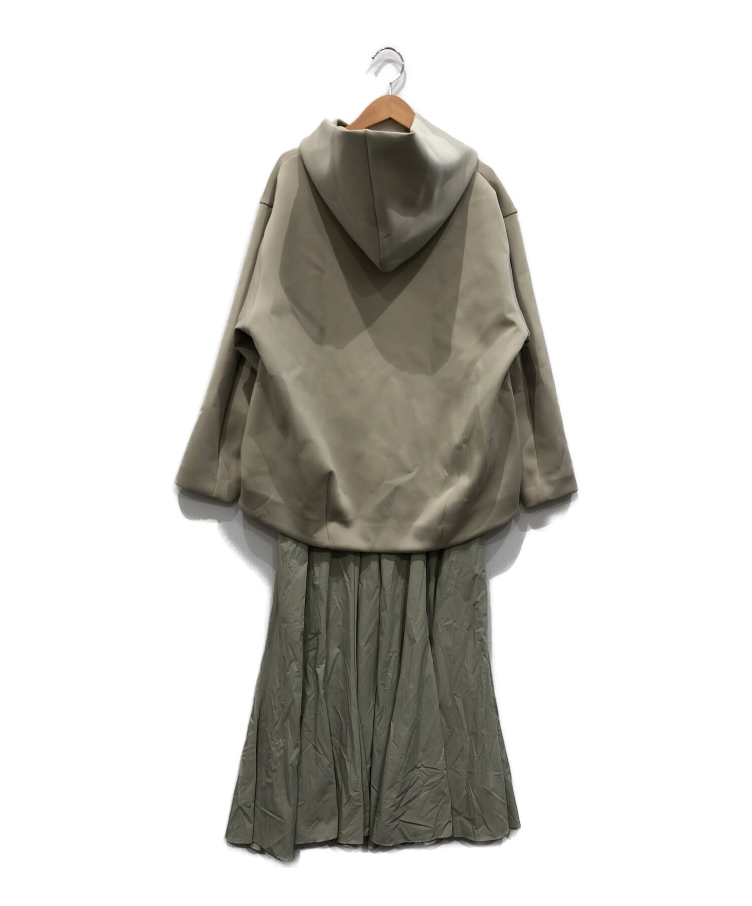 中古・古着通販】emmi atelier (エミアトリエ) フーディートップス 