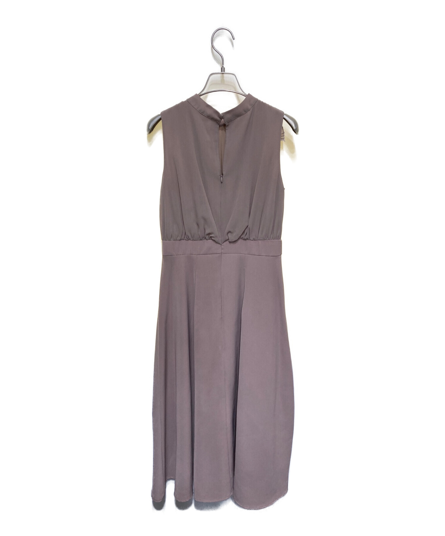 88バストModern Classic Sleeveless Dress
