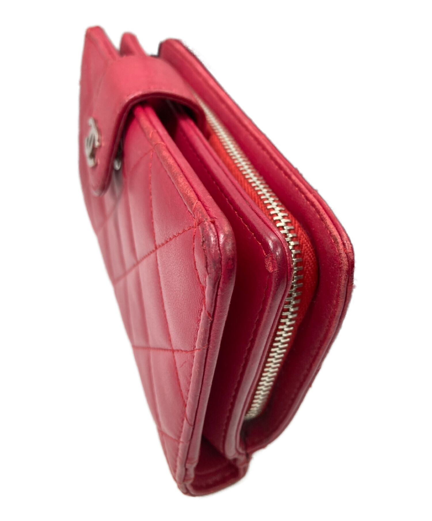 シャネル2つ折り財布赤