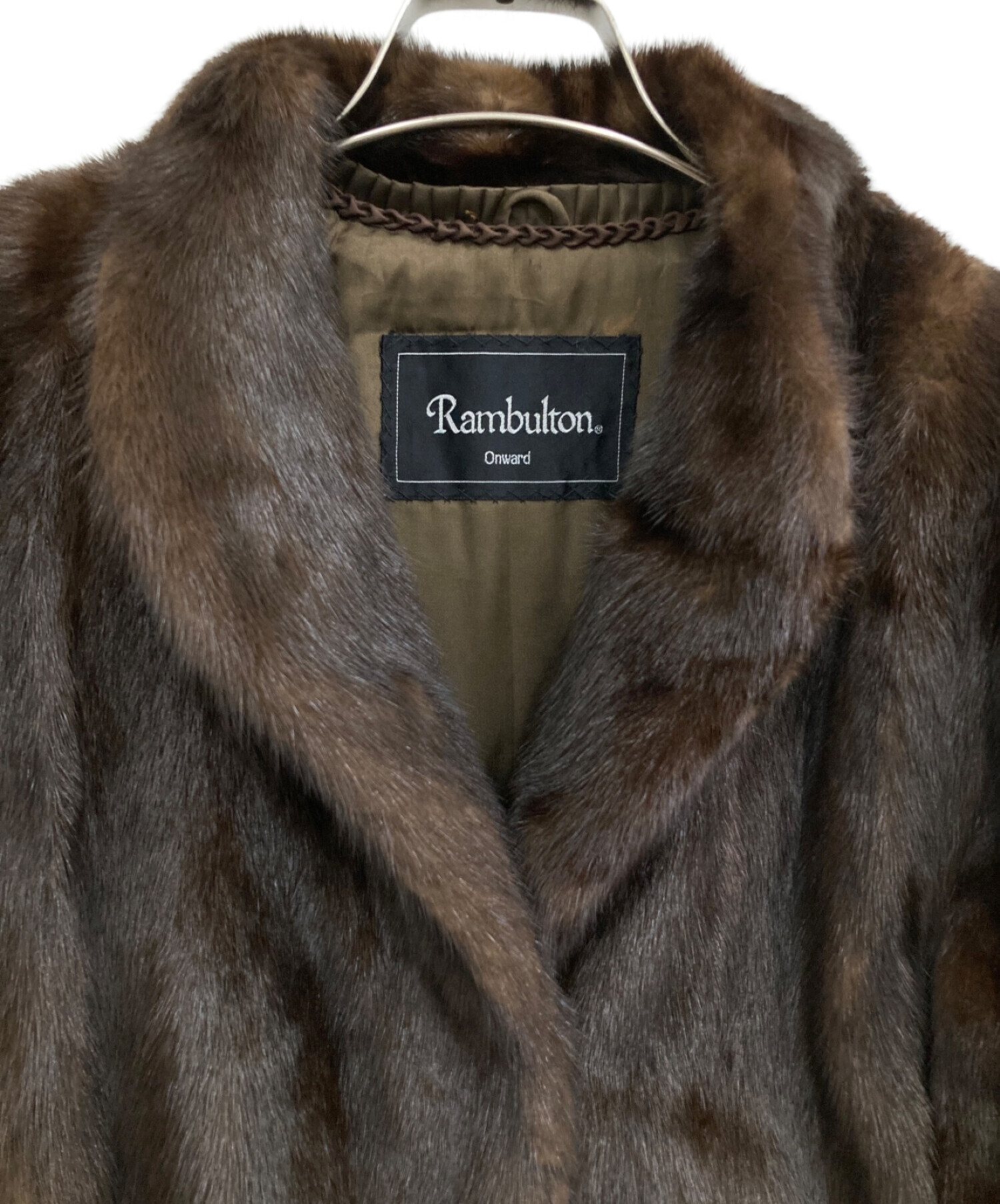 最高級 Rambulton ランブルトン ベビーラム 愉しく リアルファー  