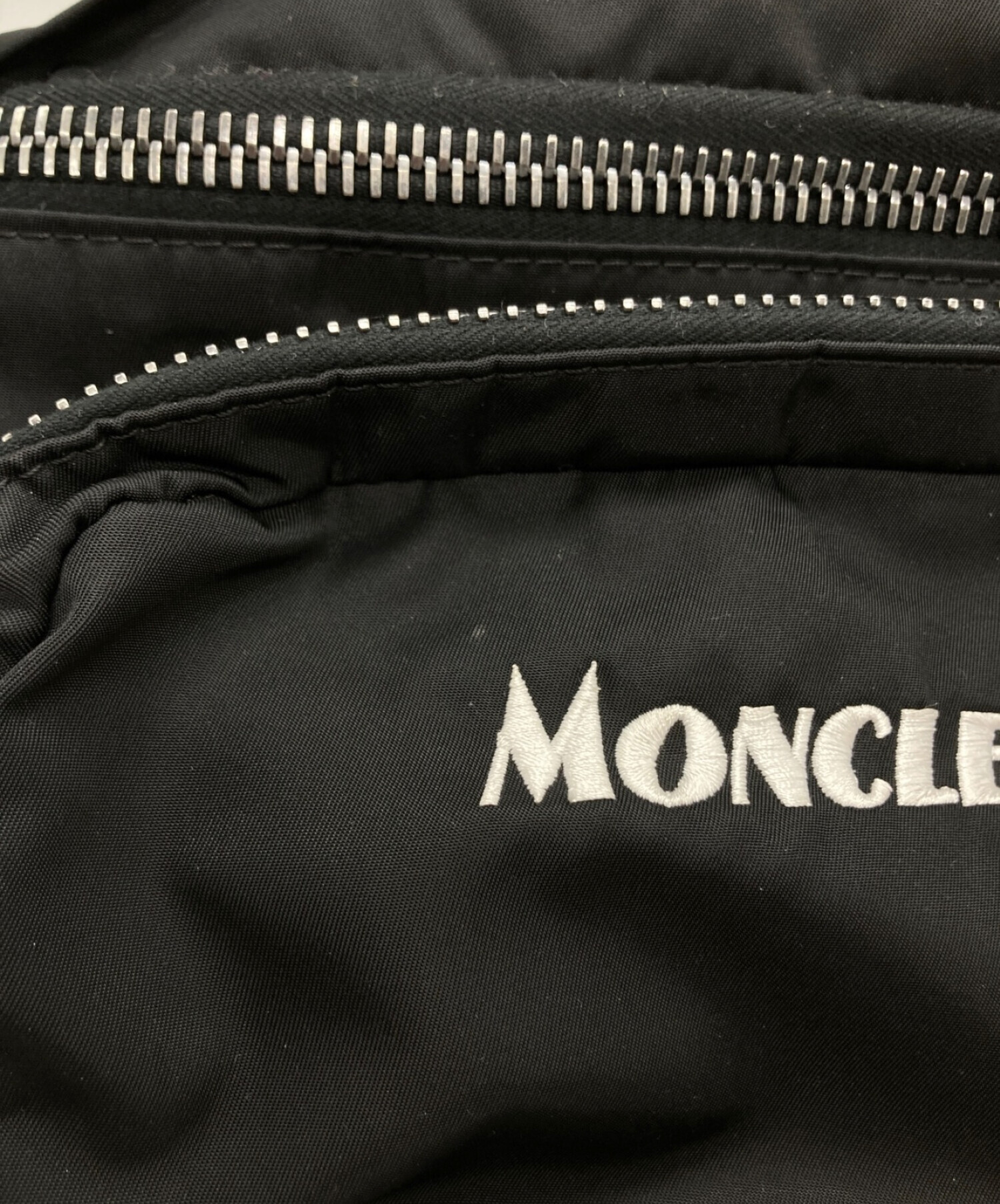 MONCLER (モンクレール) DURANCE BELT BAG ブラック