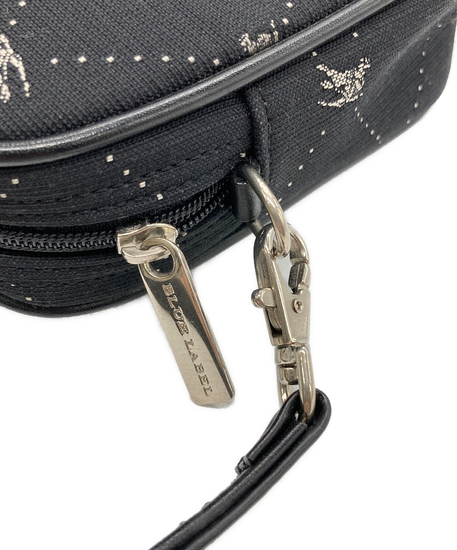 ★【新品】★.★【BURBERRY】★.★【エンボス.セカンドバッグ】★.★ ☆【新品】☆.☆【BURBERRY】☆.☆【エンボス.セカンドバッグ】☆.☆