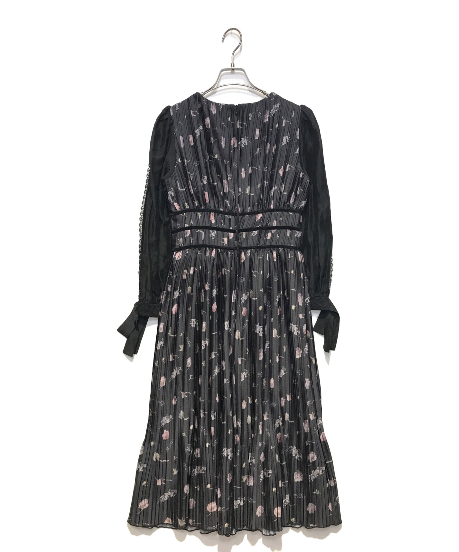 Pleated Floral-Print Satin Dress Mサイズ Pleated Floral-Print Satin Dress Mサイズ