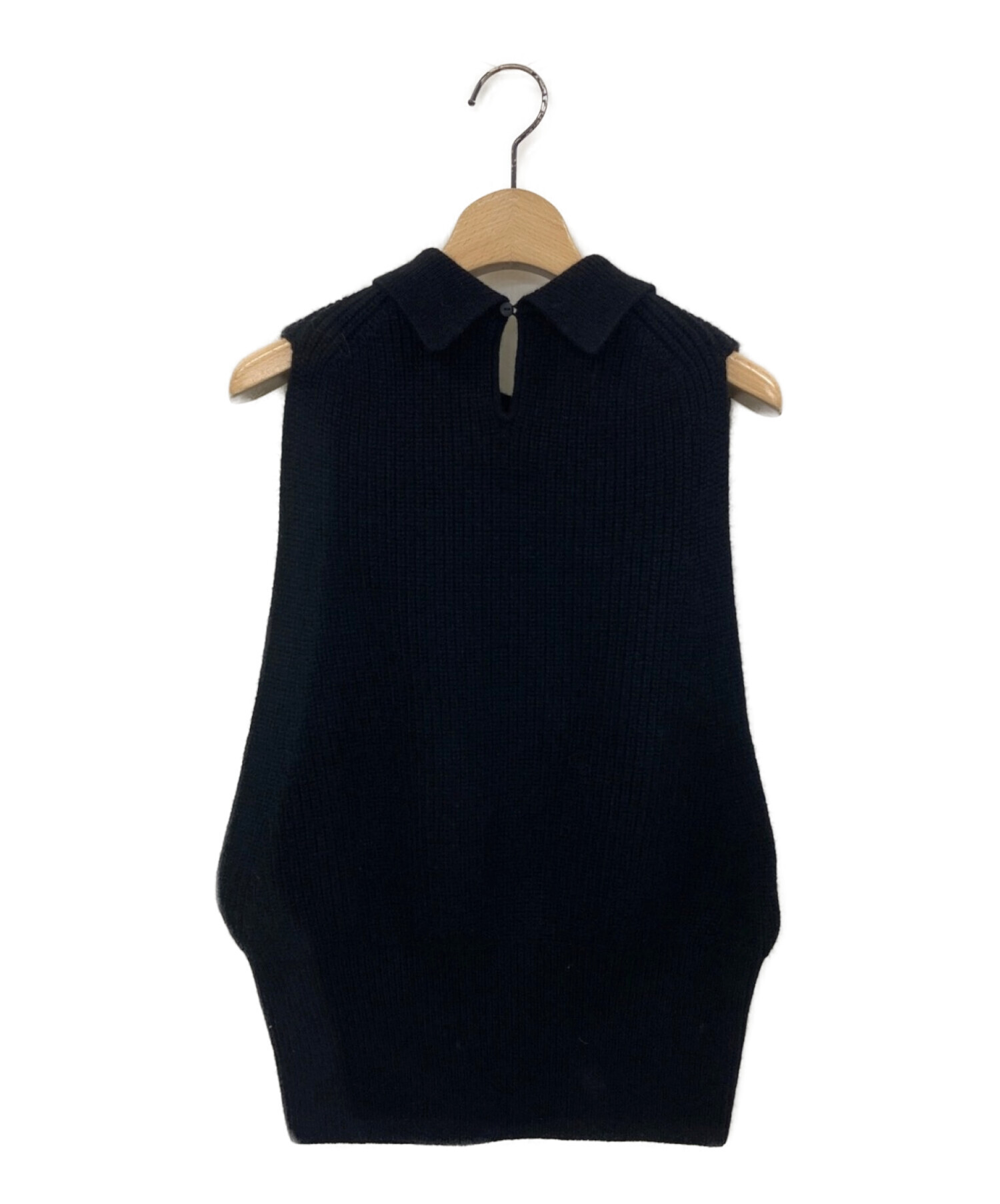 石田ゆり子さん着用 MAISON CARREEメゾンカレ カシミヤベスト