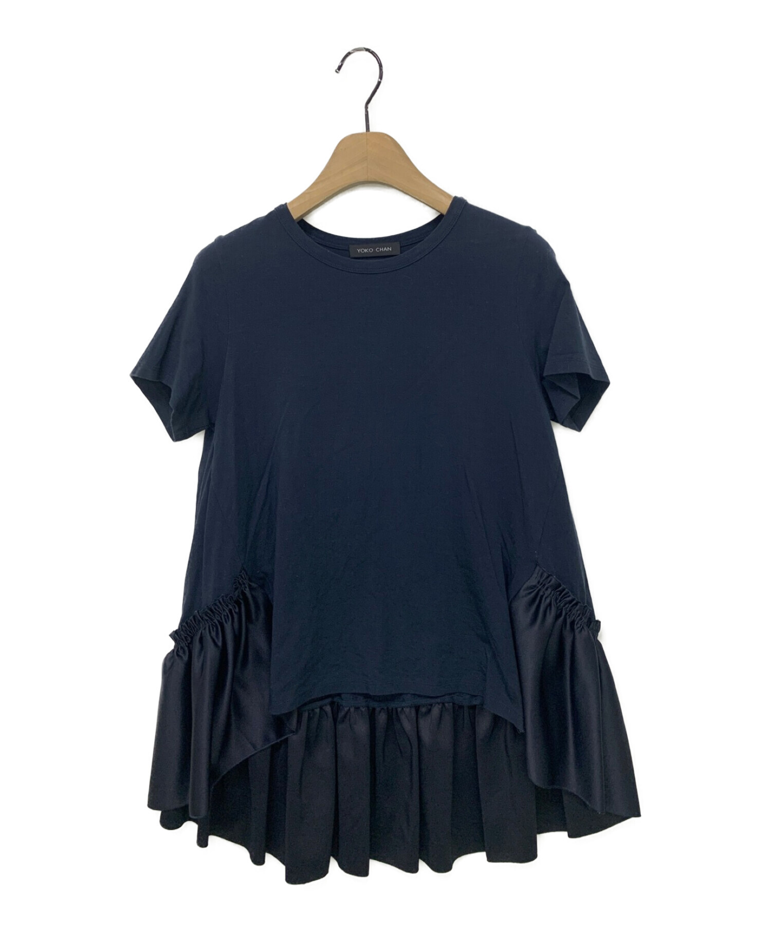 ヨーコチャン紺色トップスフリル付き