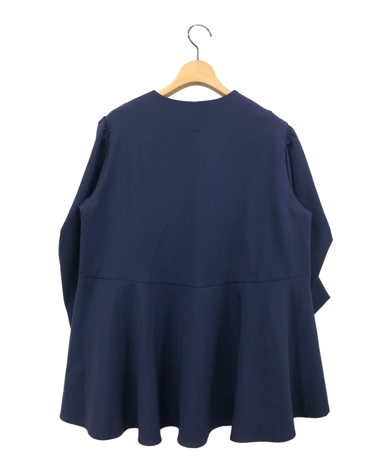 中古・古着通販】CADUNE (カデュネ) 裾フレアブラウス ネイビー サイズ