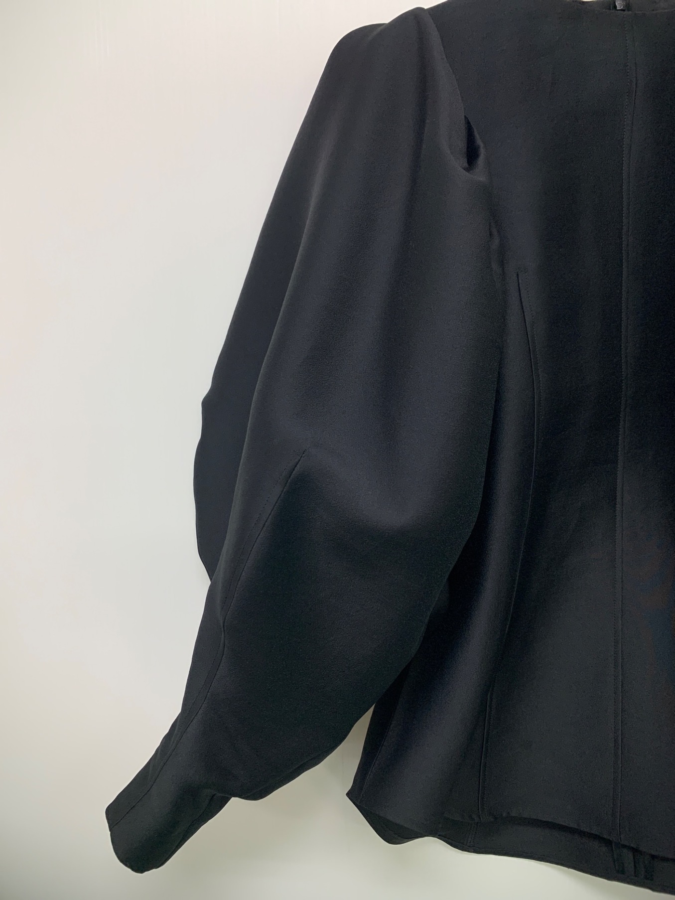 値下げ ohga　シルキーブラウス（BLACK）ブラック 値下げ ohga シルキーブラウス（BLACK）ブラック