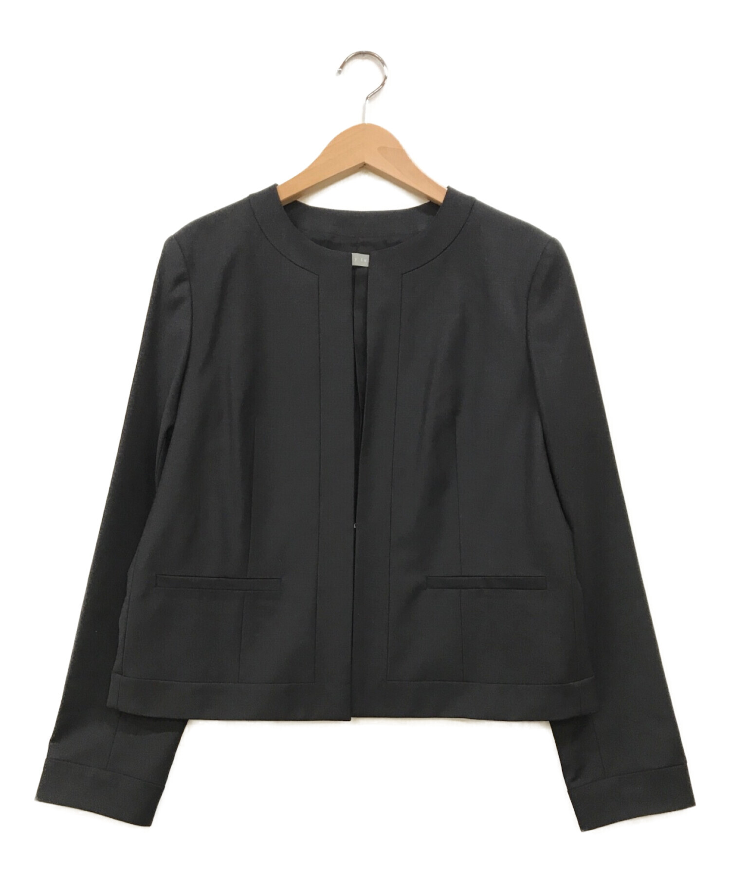 セオリーリュクス ノーカラージャケット 黒 Executive Nikkia F