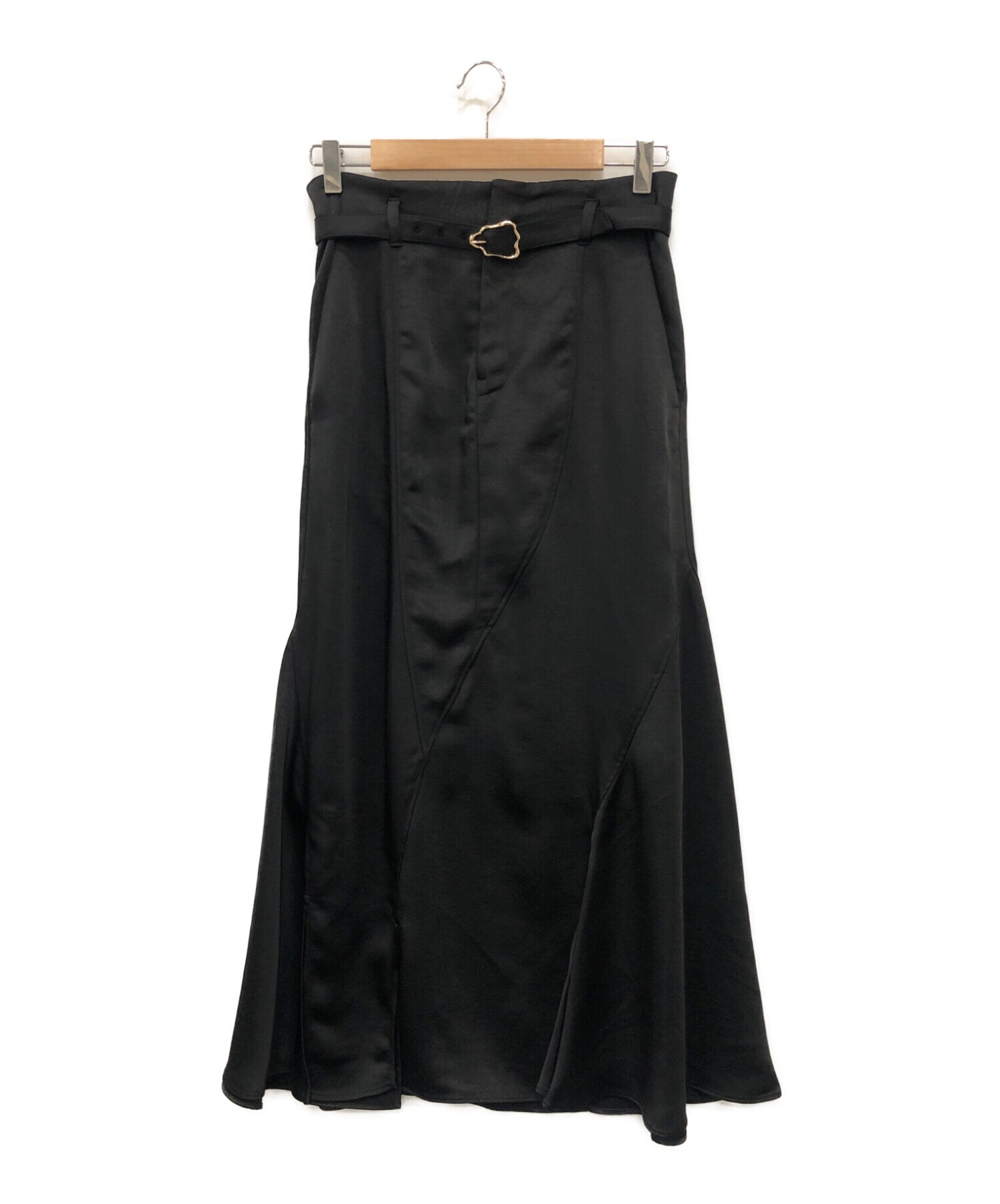 中古・古着通販】MURRAL (ミューラル) Curvy satin skirt ブラック 