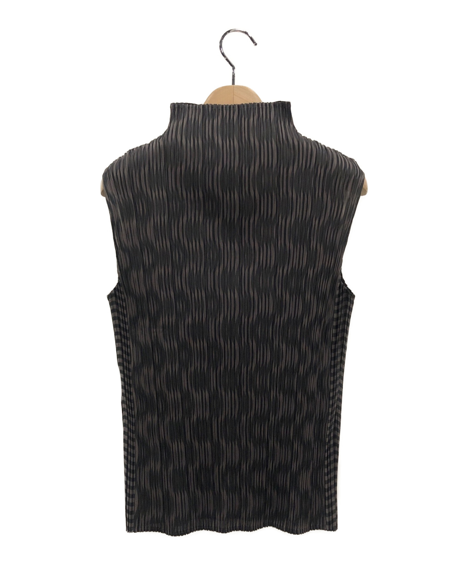 プリーツプリーズ ノースリーブ ハイネック シャツ