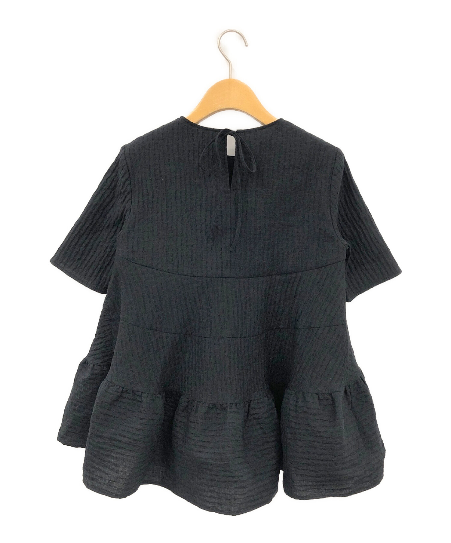 中古・古着通販】yori (ヨリ) フクレティアードブラウス ブラック 