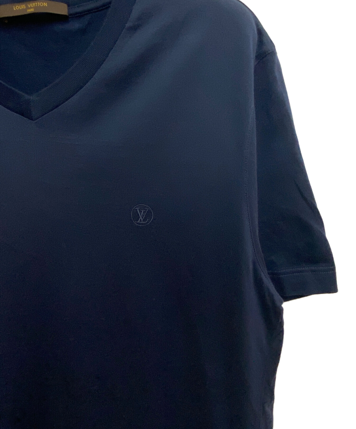 中古・古着通販】LOUIS VUITTON (ルイ ヴィトン) LVロゴVネックTシャツ 
