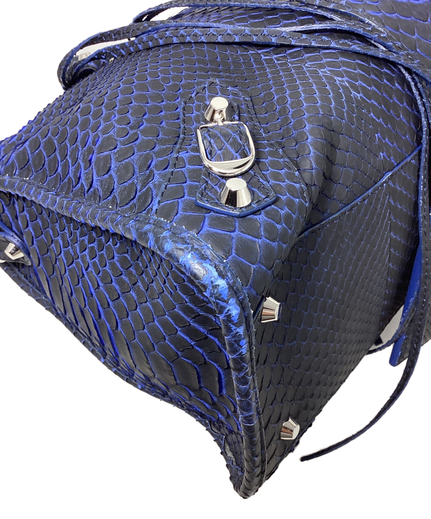 BALENCIAGA ブラックレザー ザシティ　値下げ本日中　ショルダーバッグ BALENCIAGA ブラックレザー ザシティ 値下げ本日中 ショルダーバッグ