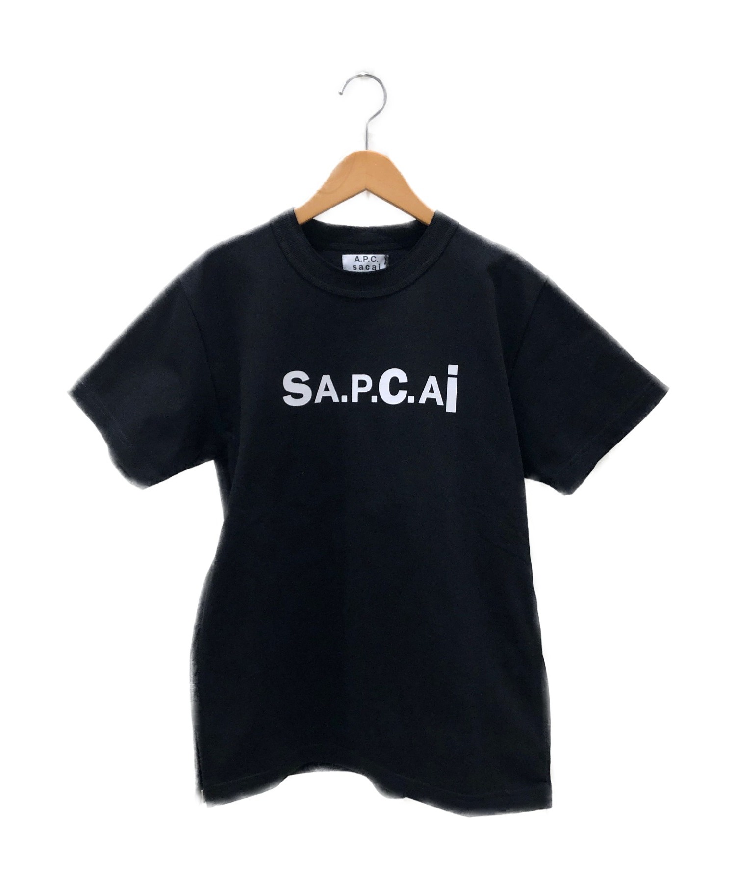 グレー新品A.P.C. × Sacai コラボロゴTシャツ