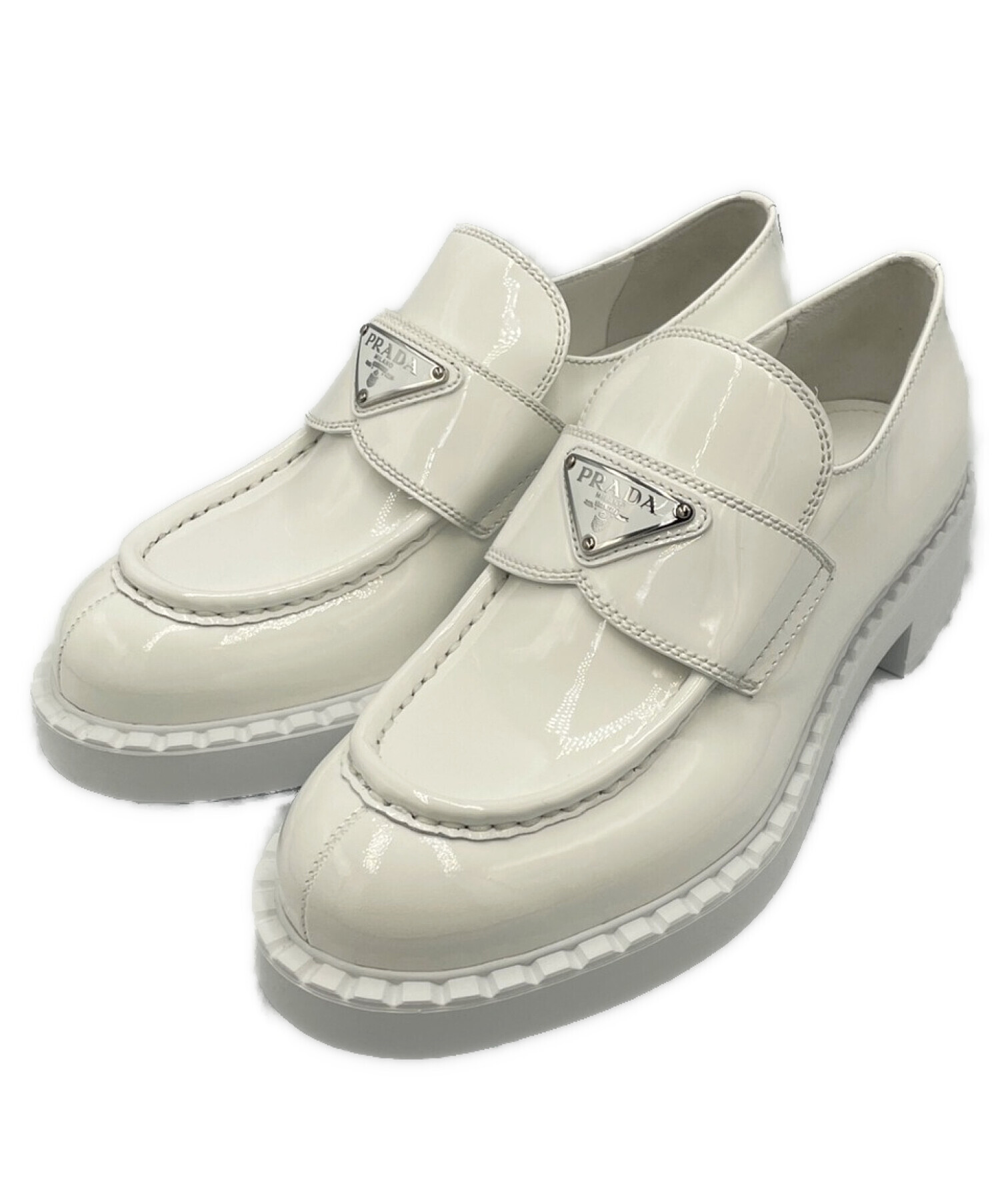 PRADA ホワイト ローファー